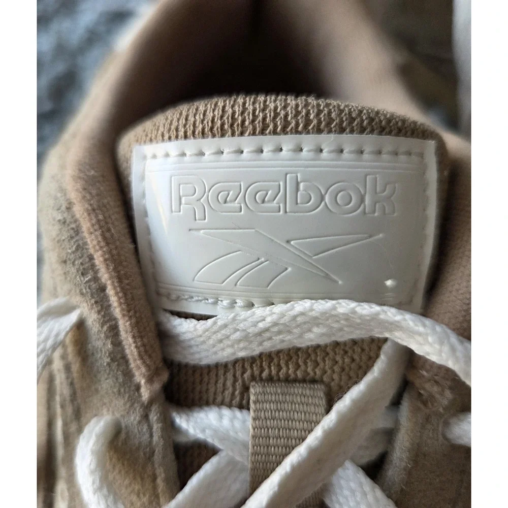 REEBOK Women's Suede Sneakers Sz 8 with Comfort Footbed By ORTHOLITE ~ EUC ~